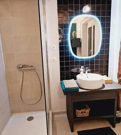 Lin Et L'hote Preaux