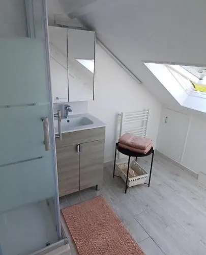 Lin Et L'hote Preaux